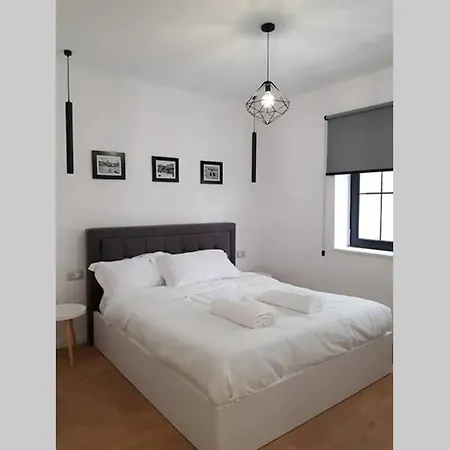 Apartment Lina -tia Lovely New Bazaar